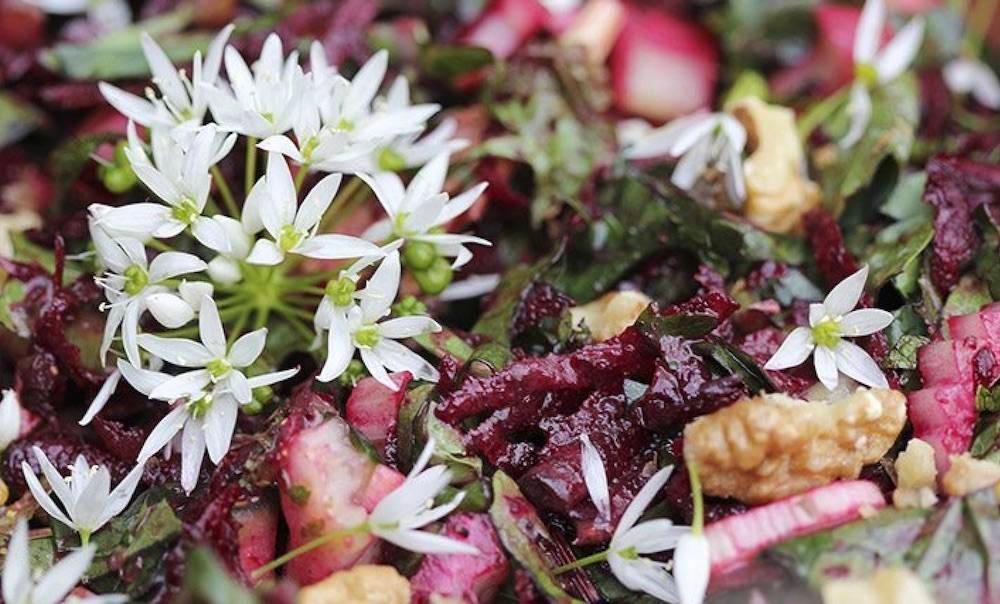 Salad with flowers